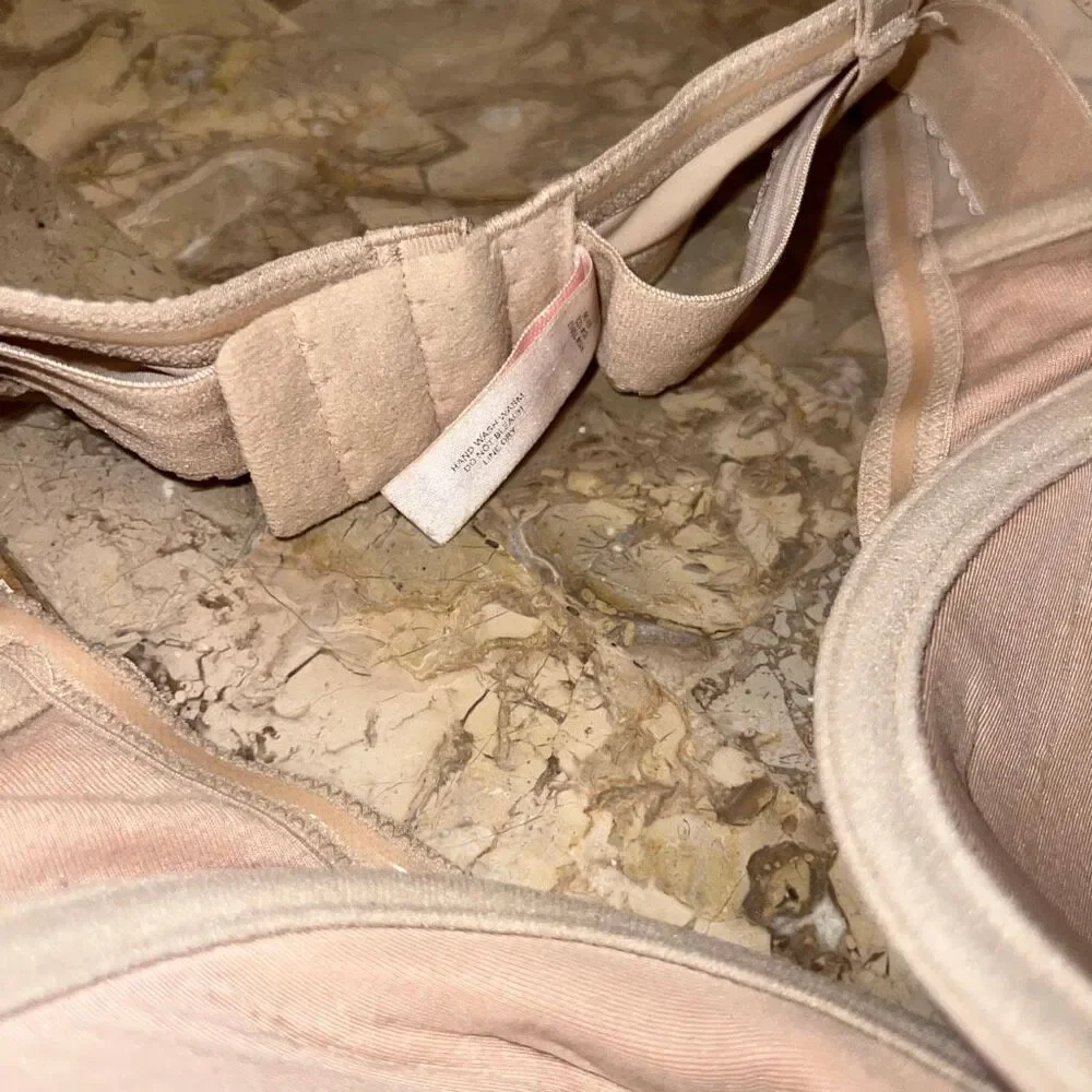 Victoria’s Secret nude strapless bra 36B